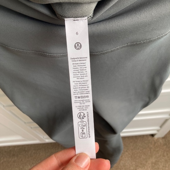 NWT Lululemon 28” Fast and Free hi rise thermal tights leggings with Pockets - Picture 3 of 5
